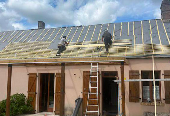 Rénovation de toiture et ravalement de façade à Tours (37000) en Indre-et-Loire (37). Rénovation de toiture et ravalement de façade à Tours (37000) en Indre-et-Loire (37).